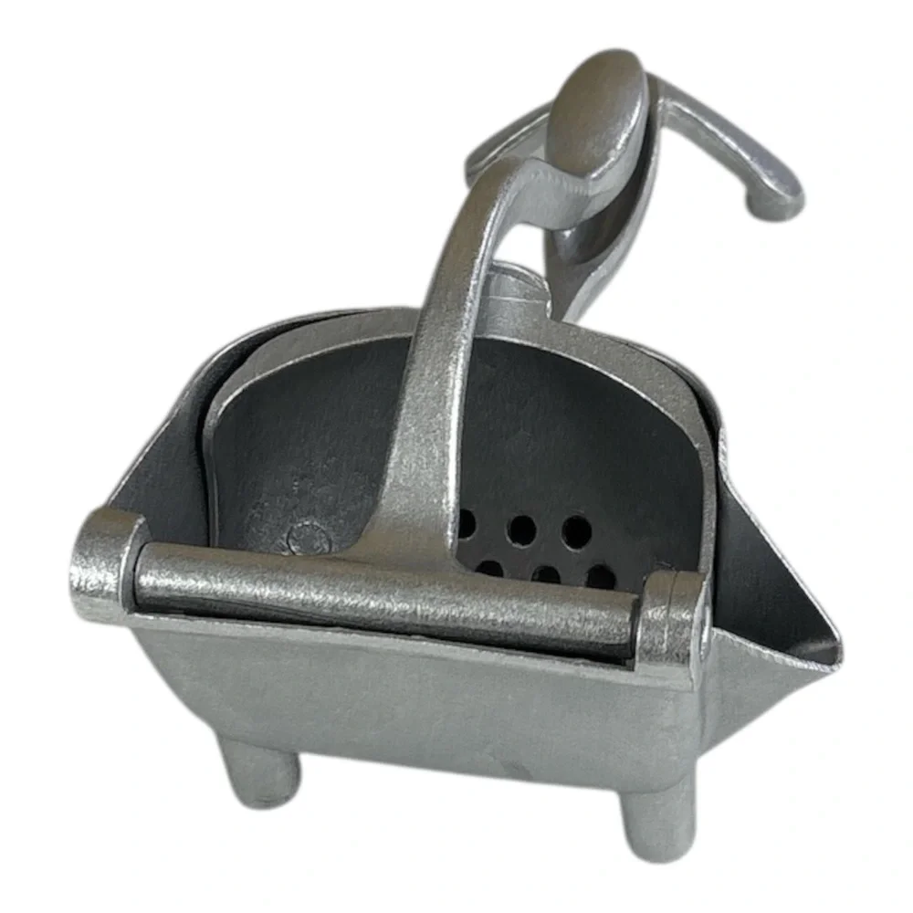 Large Manual Citrus Juicer Aluminum